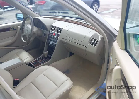 1998 Mercedes-Benz C 230 из США, поврежденный, VIN WDBHA23G1WA627408